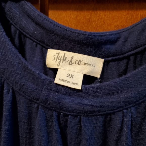 Style & Co Woman Blue Top Scoop Neck, 2X - Picture 3 of 5